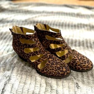 JBU leopard print cut out bootie